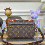 Louis Vuitton Pochette Metis East West M46279 Brown